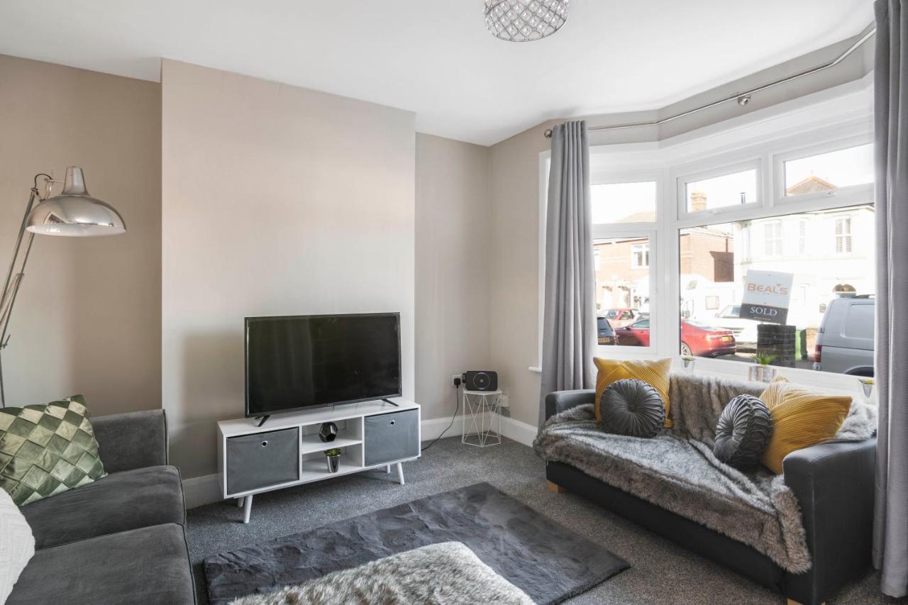 Spacious 3 Bed House, Netflix, Garden, Parking Southampton Bagian luar foto