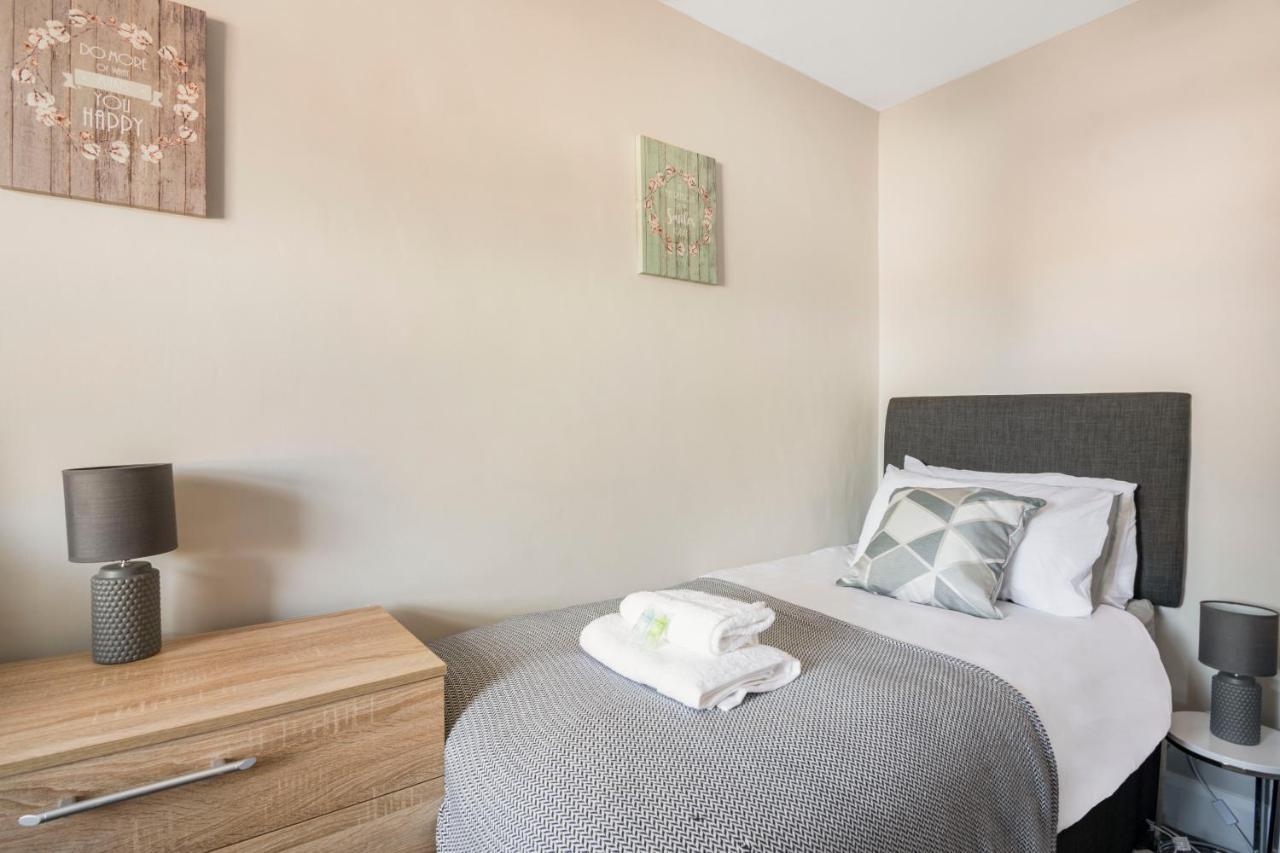 Spacious 3 Bed House, Netflix, Garden, Parking Southampton Bagian luar foto